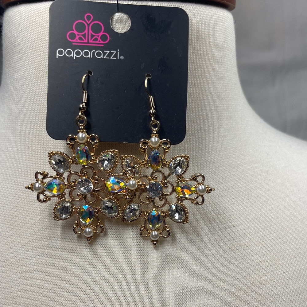 Paparazzi Gold and Iridescent Earrings BNWT